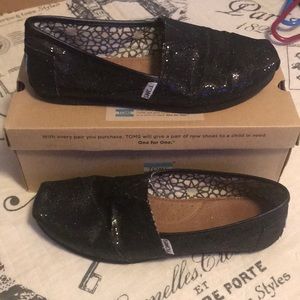 Toms